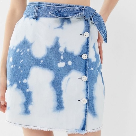 NWT UO 90s Y2K Cloud Bleached Belted Denim Skirt Edgy - Picture 3 of 7